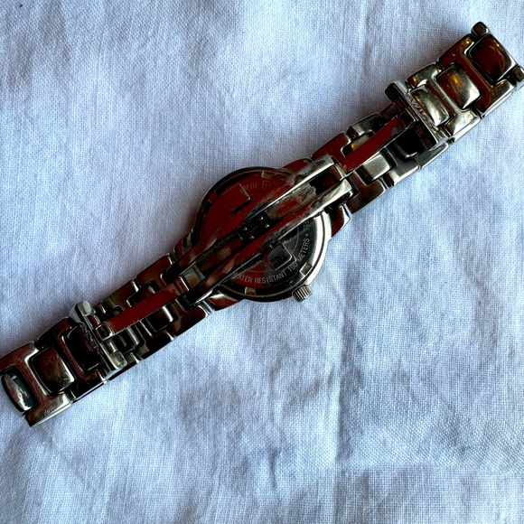 Swiss Army Watch (Women’s) - Picture 5 of 7